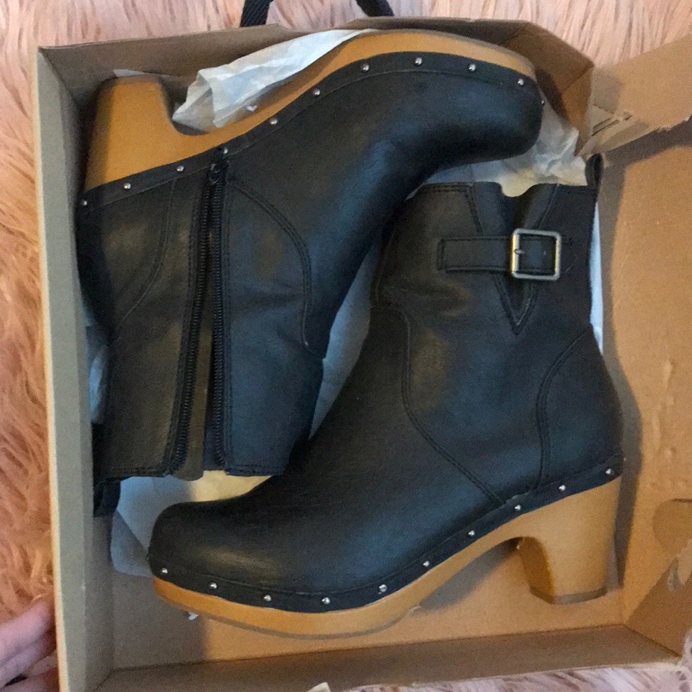 American eagle bootie